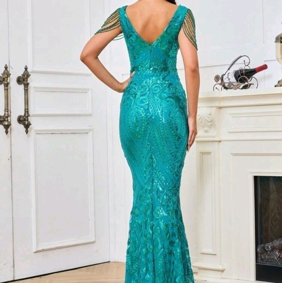 Blue, Fringe Sleeves, V Neck, Contrast Sequined Mermaid Gown - Picture 11 of 16